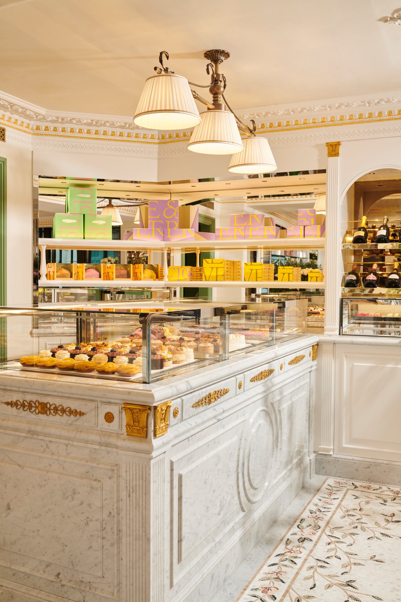 Cake & Flowers at The Dorchester in the afternoon sun