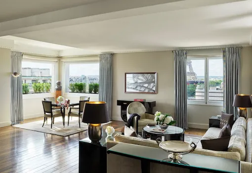 HPA-868-878-SignatureEiffel-Suite-Living-P-HR-by-markread