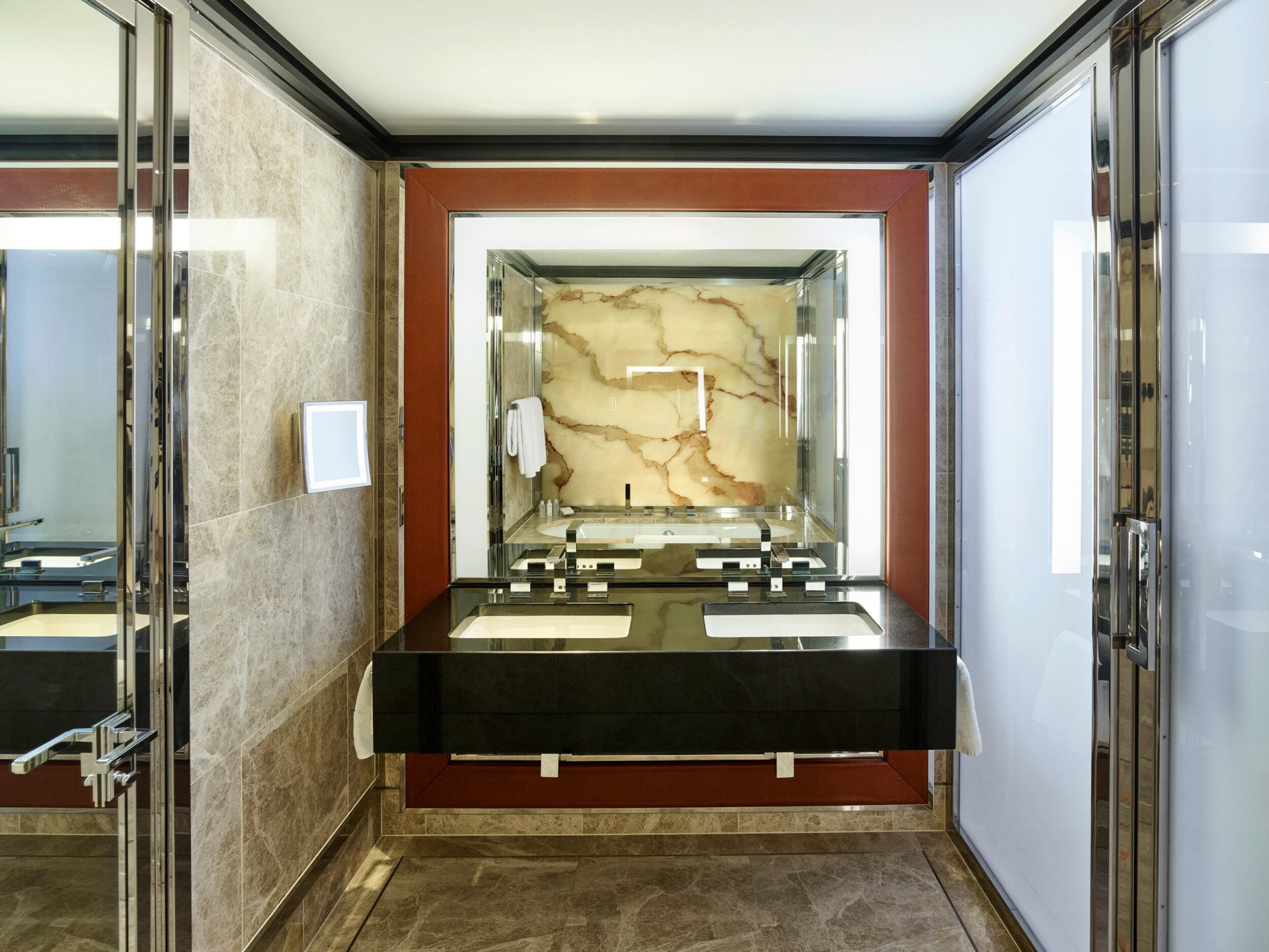 Deluxe Room-Bathroom