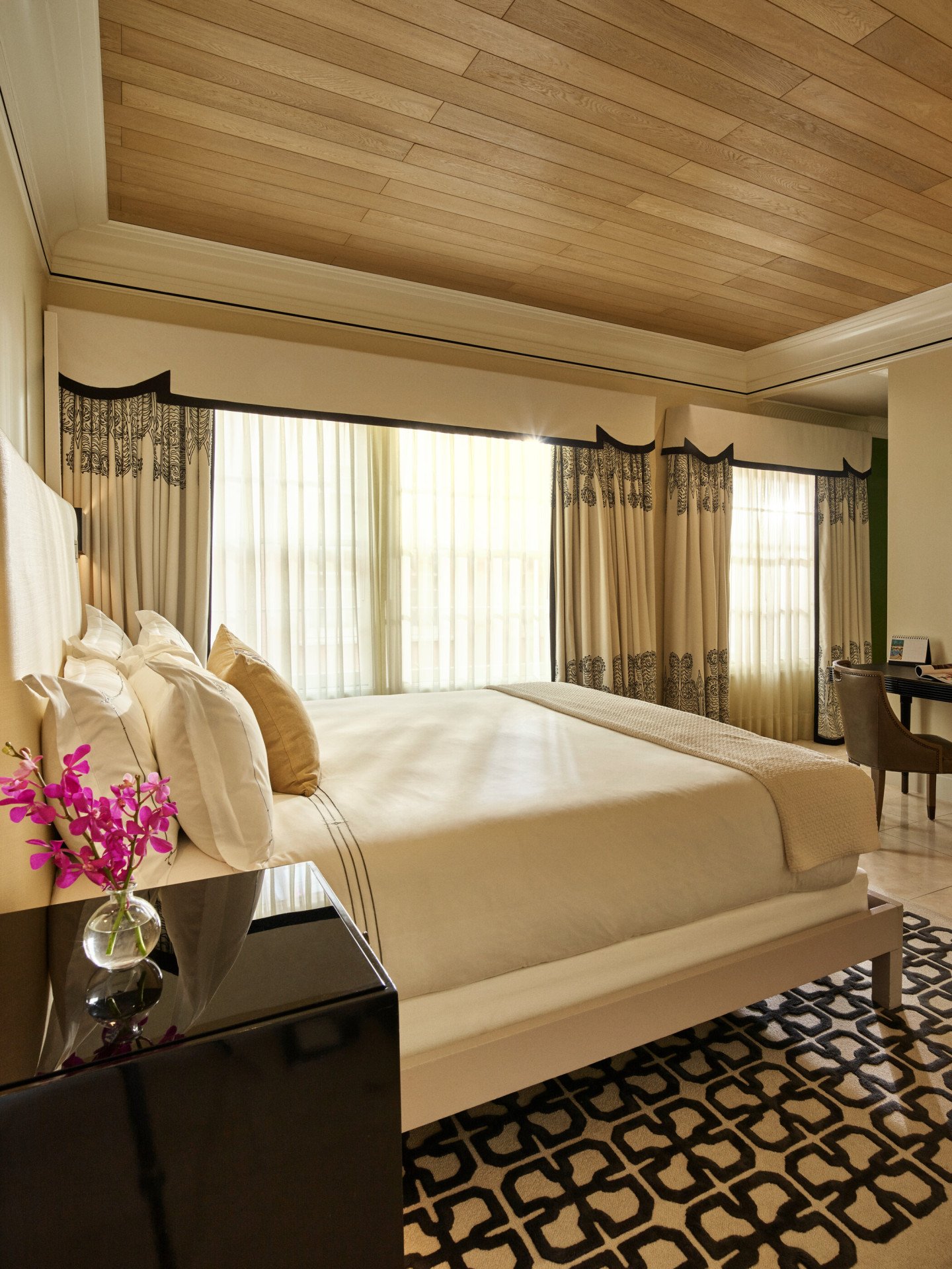 Deluxe guestroom at Hotel Bel-Air