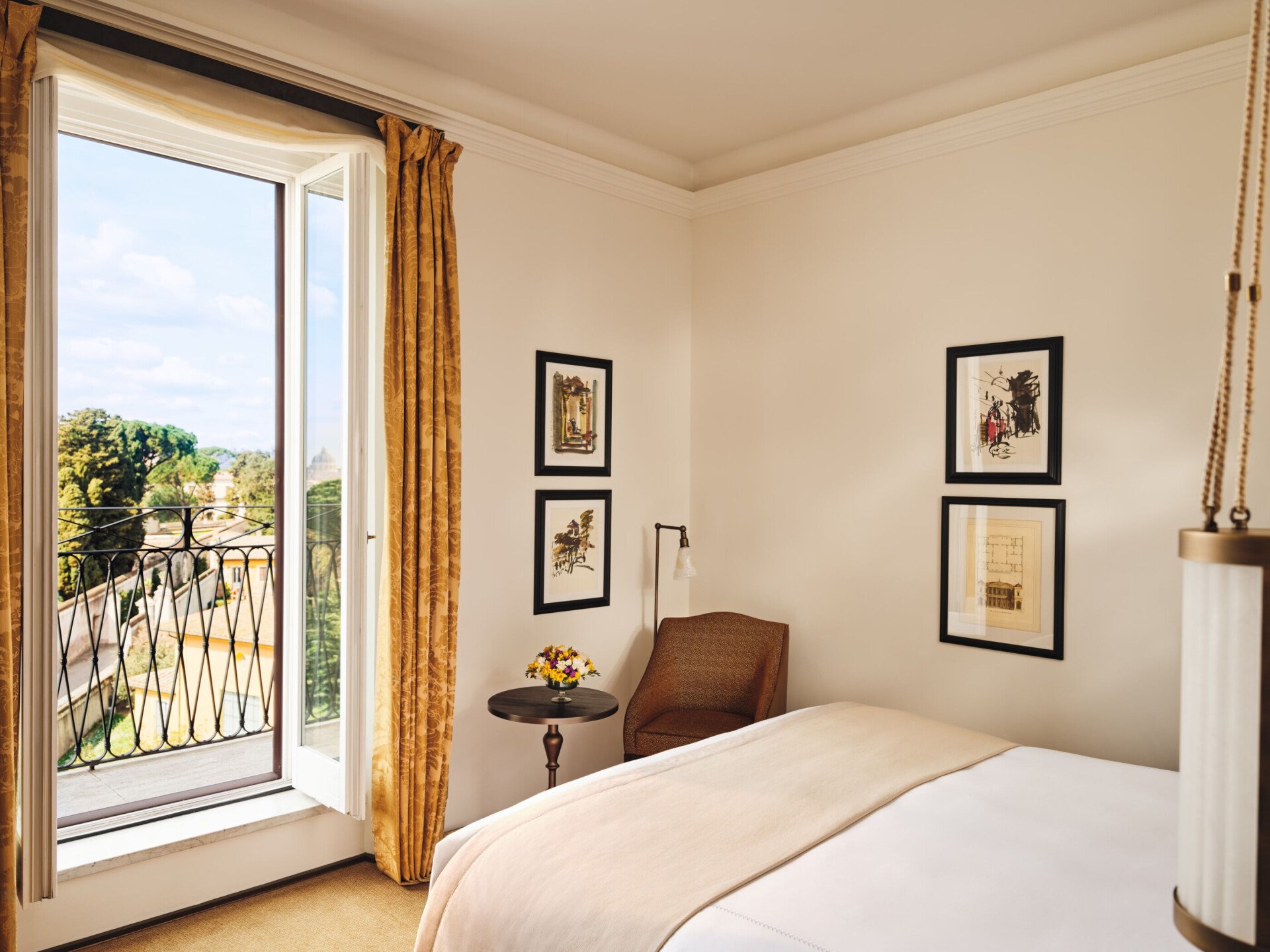 Classic room with view and Balcony at Hotel Eden Rome