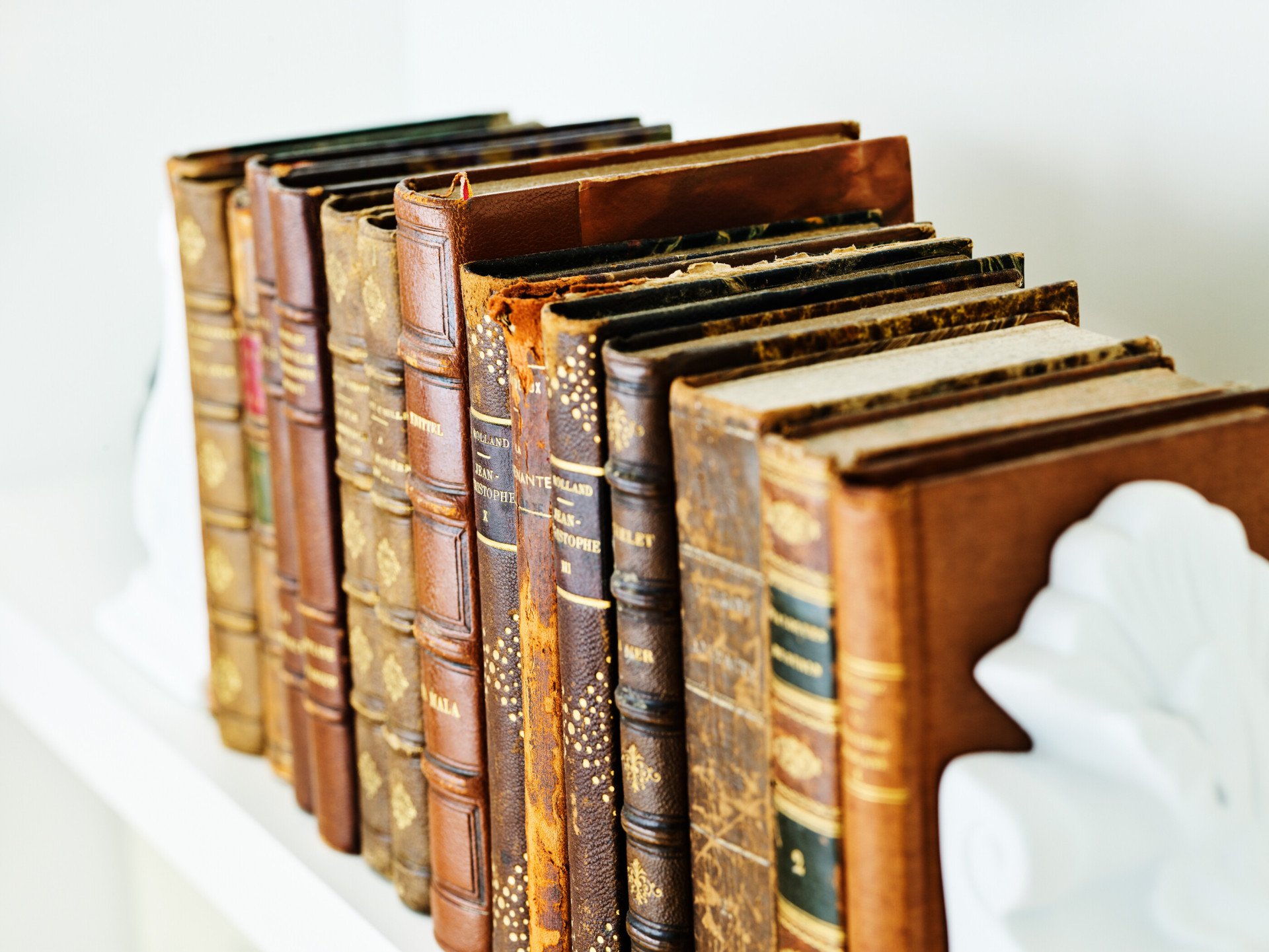 Book collection inside Prestige Suite at Hotel Eden, Rome