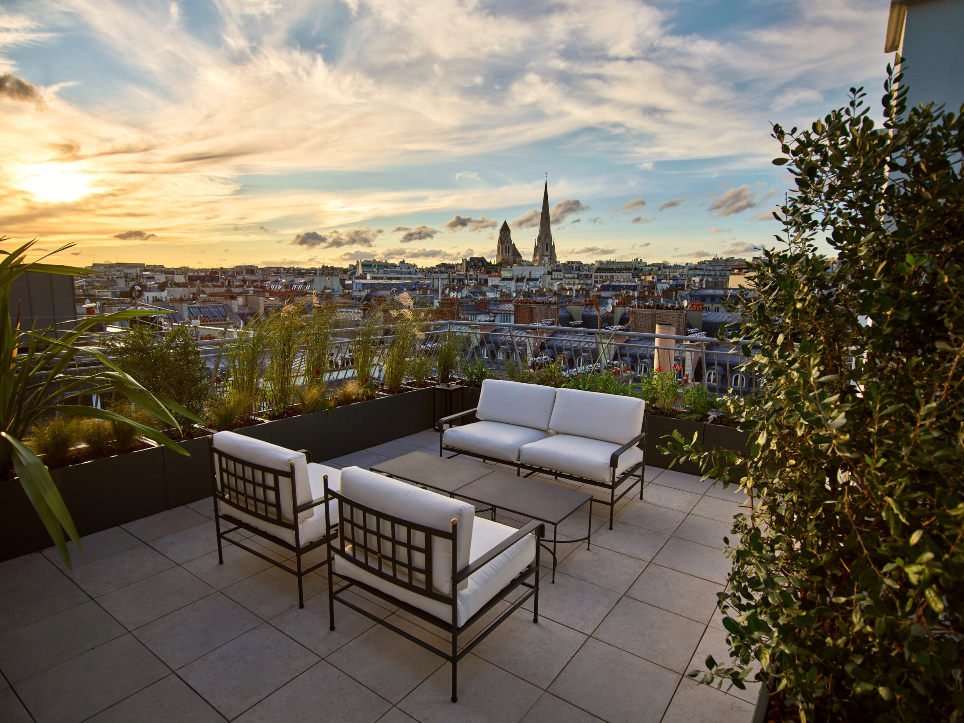 HPA-750-Dupleix-Suite-terrace-HR-by-markread