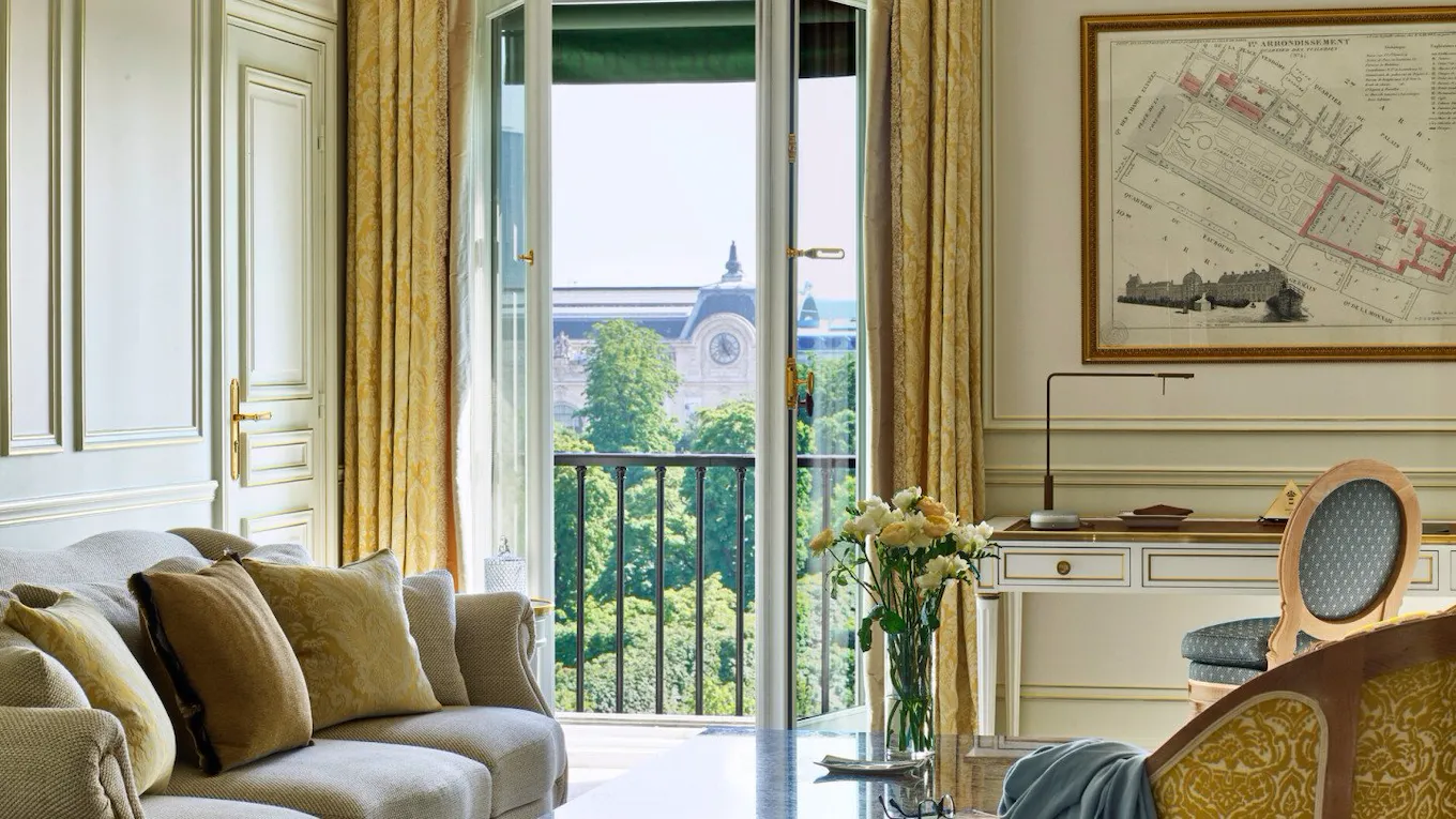 Portrait shot of the livingroom of a prestige suite at Le Meurice, Paris.