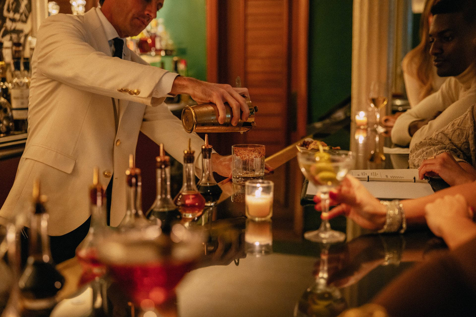 Dining in the Polo Lounge, The Beverly Hills Hotel, Beverly Hills 