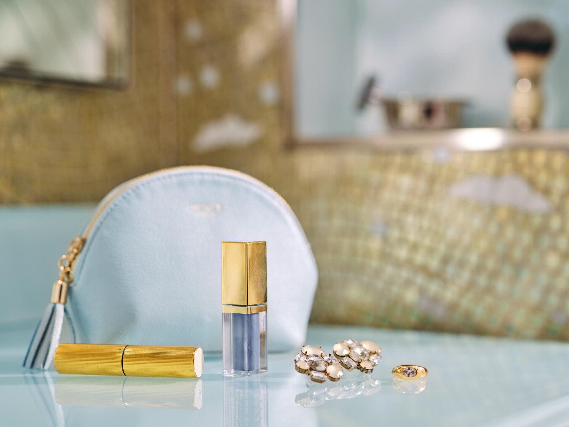 Deluxe Room white bathroom details