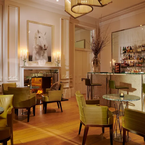 CoworthPark-Bar-Wideshot-DorchesterCollection