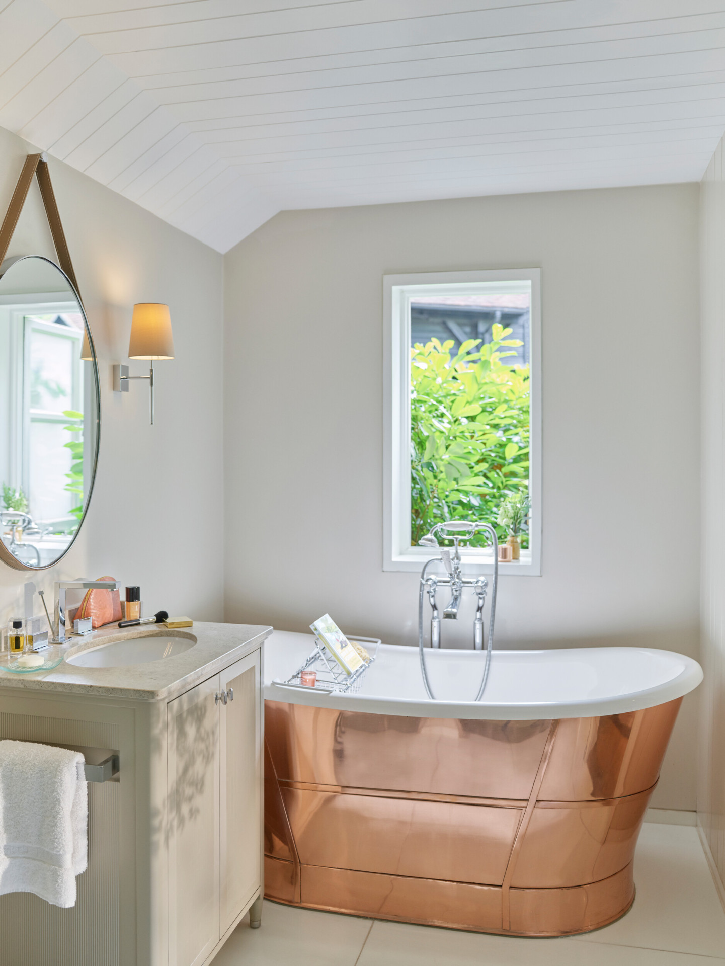 Coworth Park-Stable Junior suite bathroom