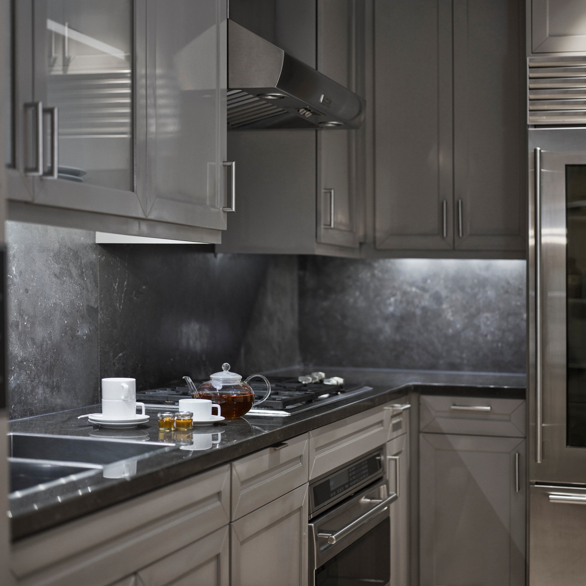 Presidential Suite kitchen counter with tea set up square