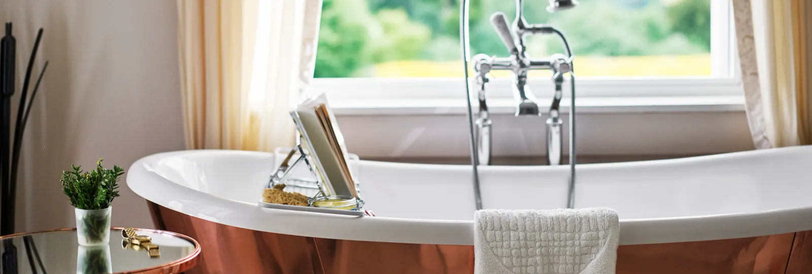 Coworth Park-Mansion House Premium Suite-Arbuthnot-bath-highres