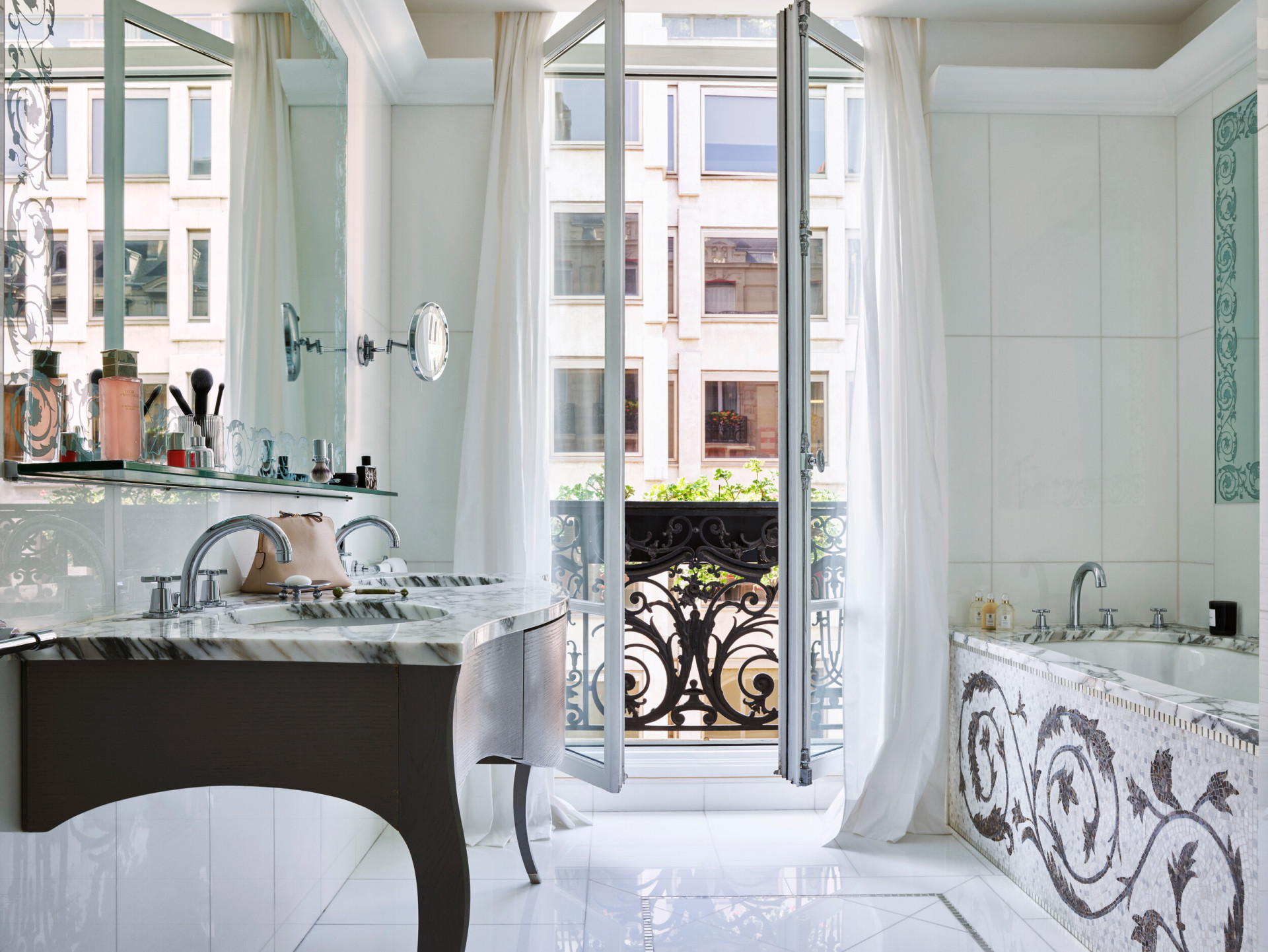 HPA-361-HauteCouture-Suite-Bath-P-HR-by-markread