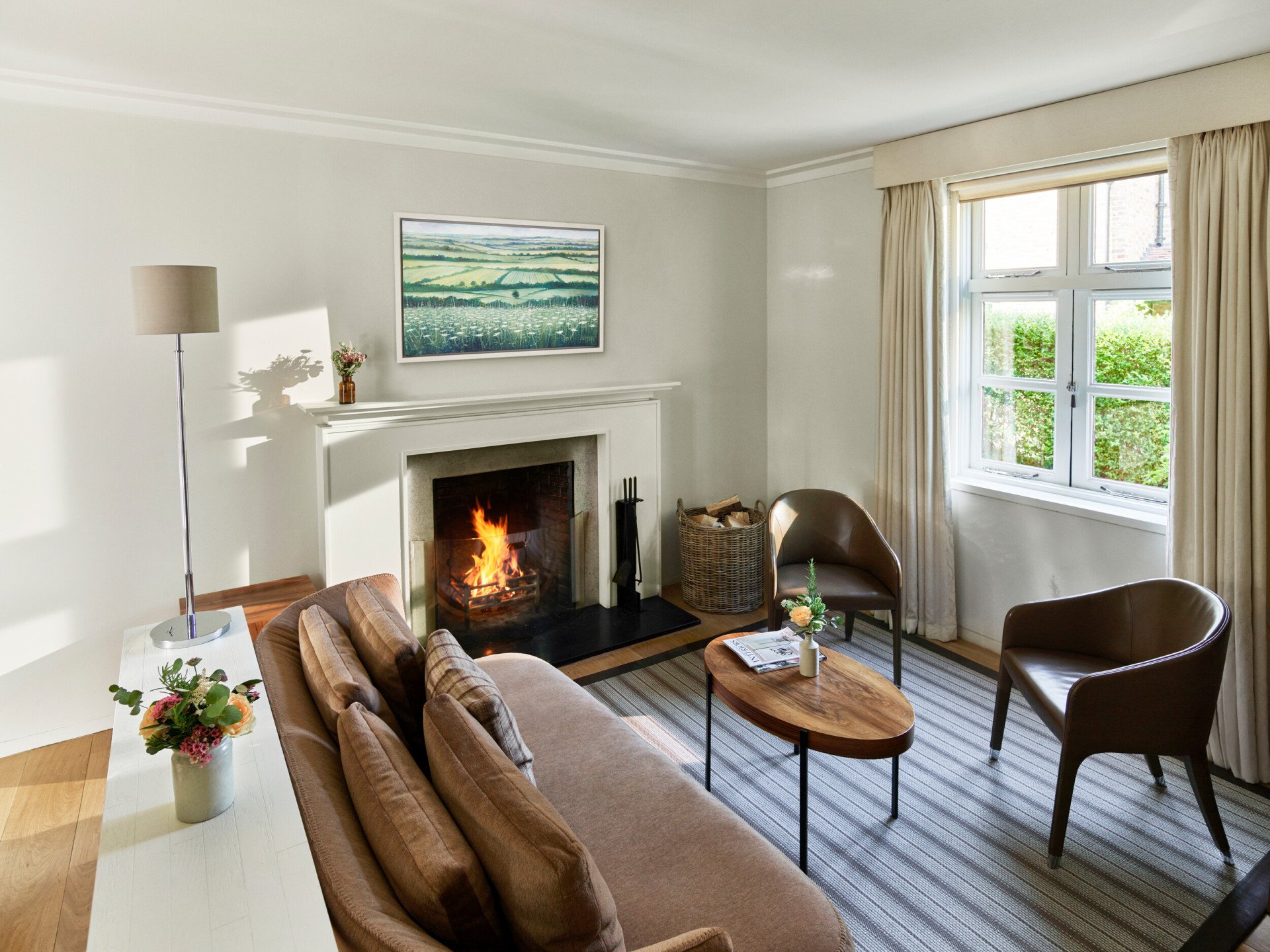 Coworth Park-Cottage Executive Suite-Farmer's East living rom 