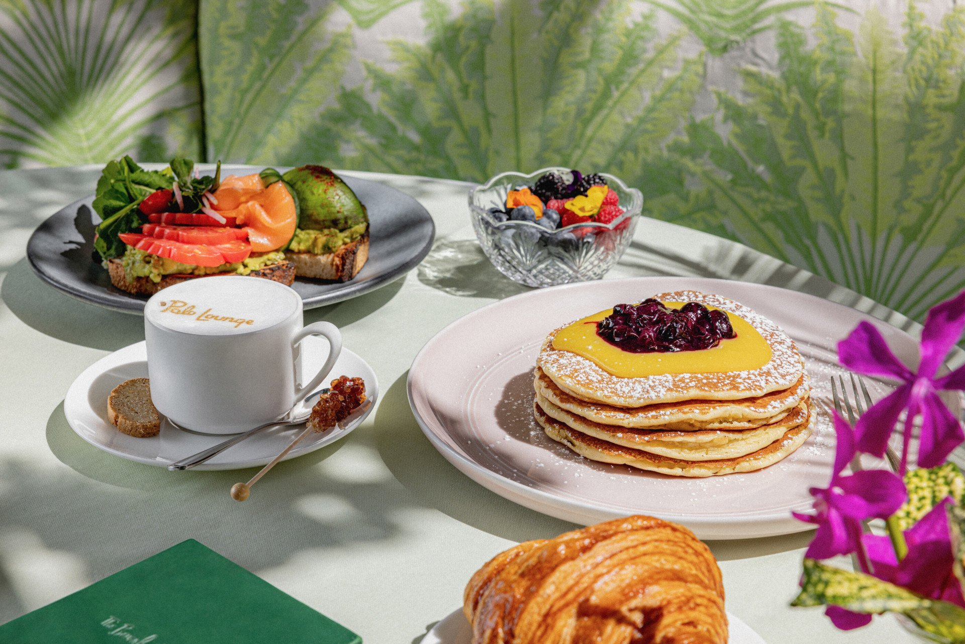 Lunch in the Polo Lounge, Beverly Hills 