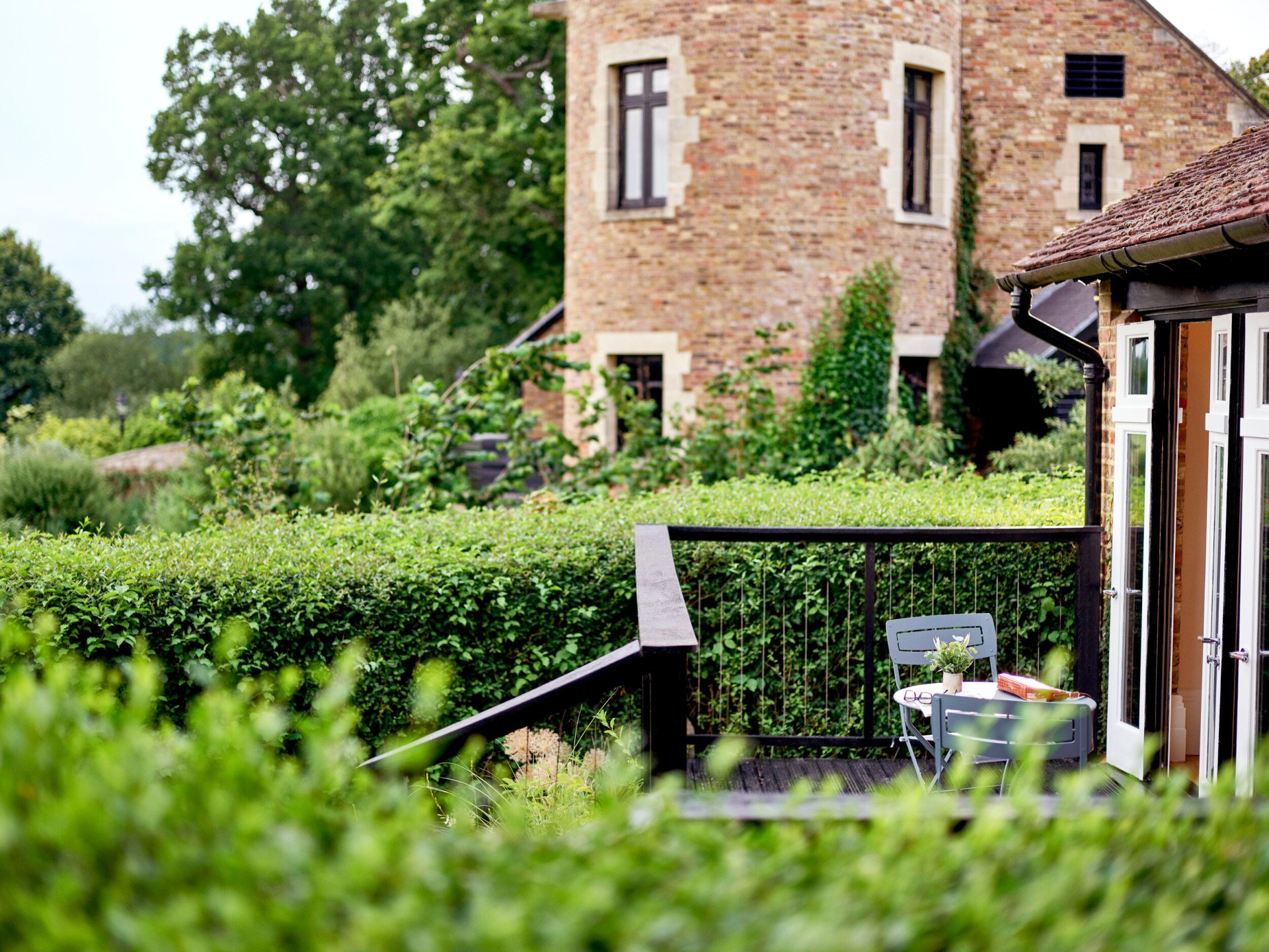 Coworth Park-Gardener's East Cottage Suite patio 
