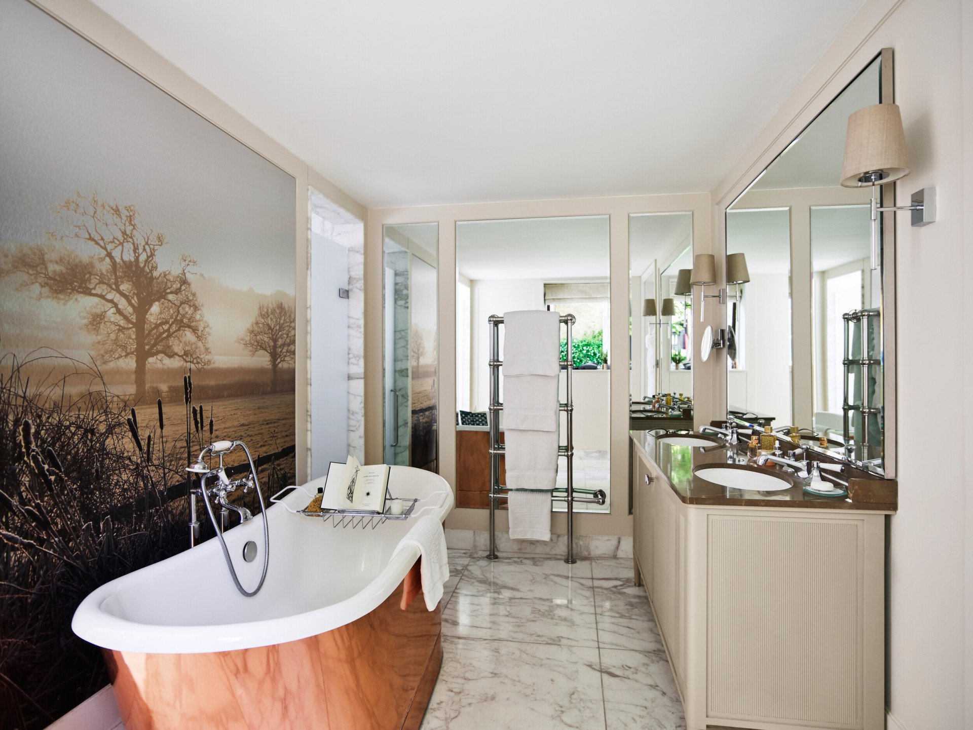 Coworth Park-Gardener's East Cottage Suite bathroom 