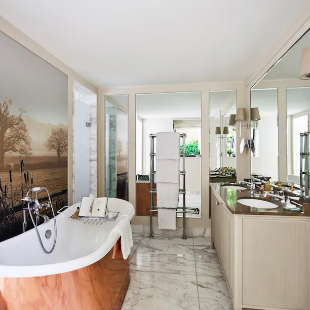 Coworth Park-Gardener's East Cottage Suite-bathroom-highres
