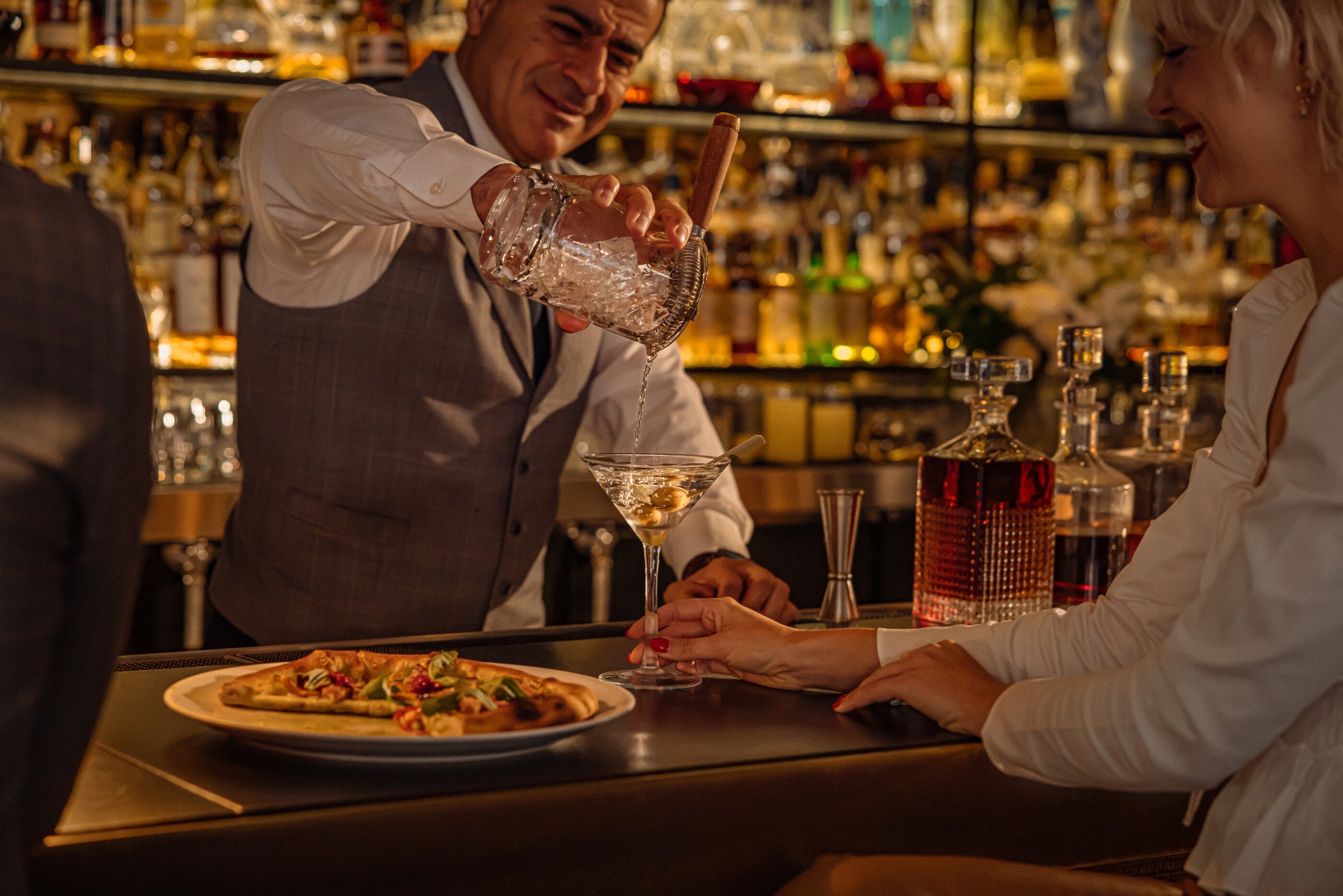 Dining in the Bar & Lounge at Hotel Bel-Air, Los Angeles 