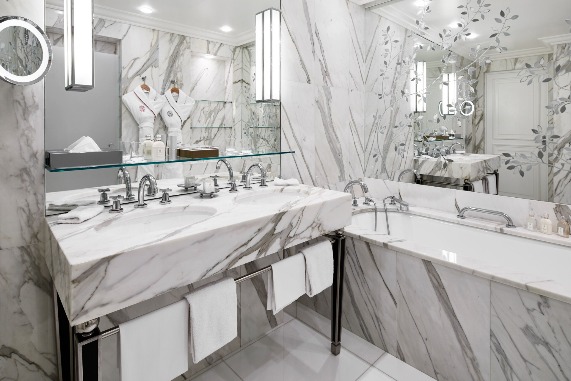 HPA-309-Prestige-Suite-SDB-HR-by-Francis-Amiand