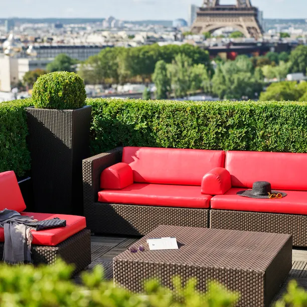 HPA-868-878-SignatureEiffel-Suite-Moments-2-HR-by-markread