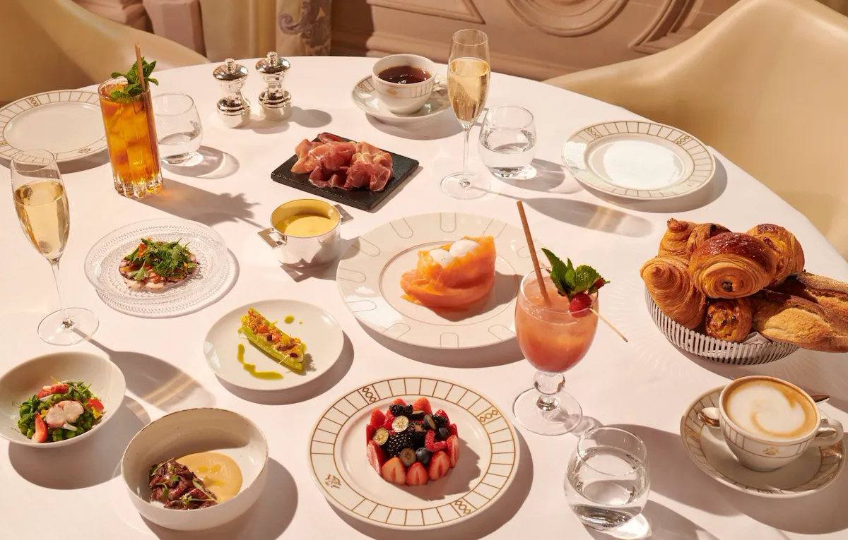 Large view of a brunch table at Le Meurice, Paris - Dorchester Collection