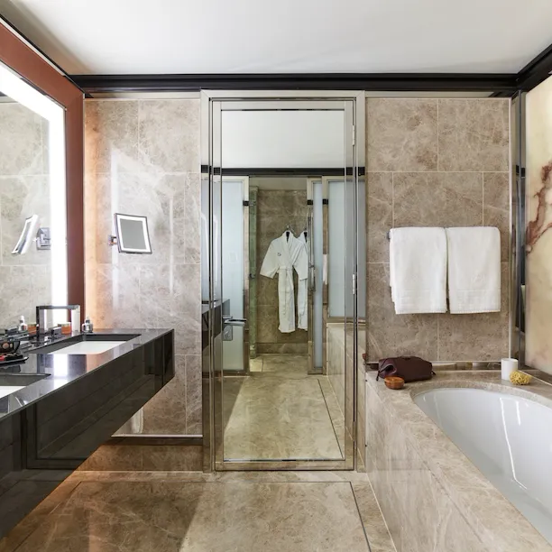 45 Park Lane-London Balcony Suite-Bathroom-4585-propped-highres