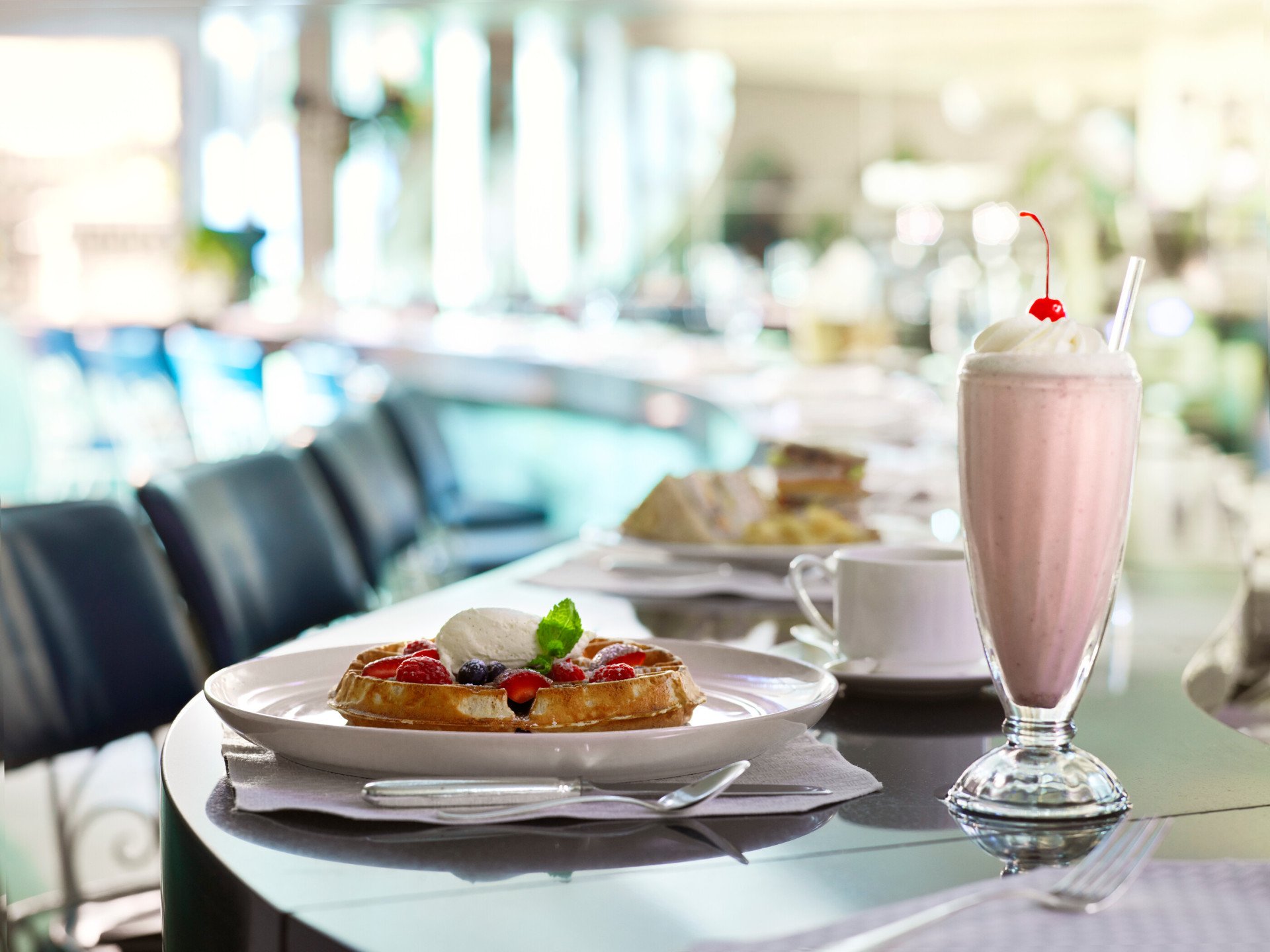Brunch in The Fountain Coffee Room at The Beverly Hills Hotel, Los Angeles