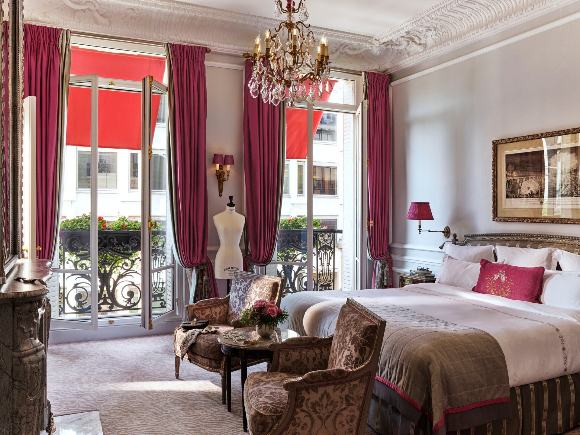 Haute Couture Suite Bedroom in Hôtel Plaza Athénée Paris