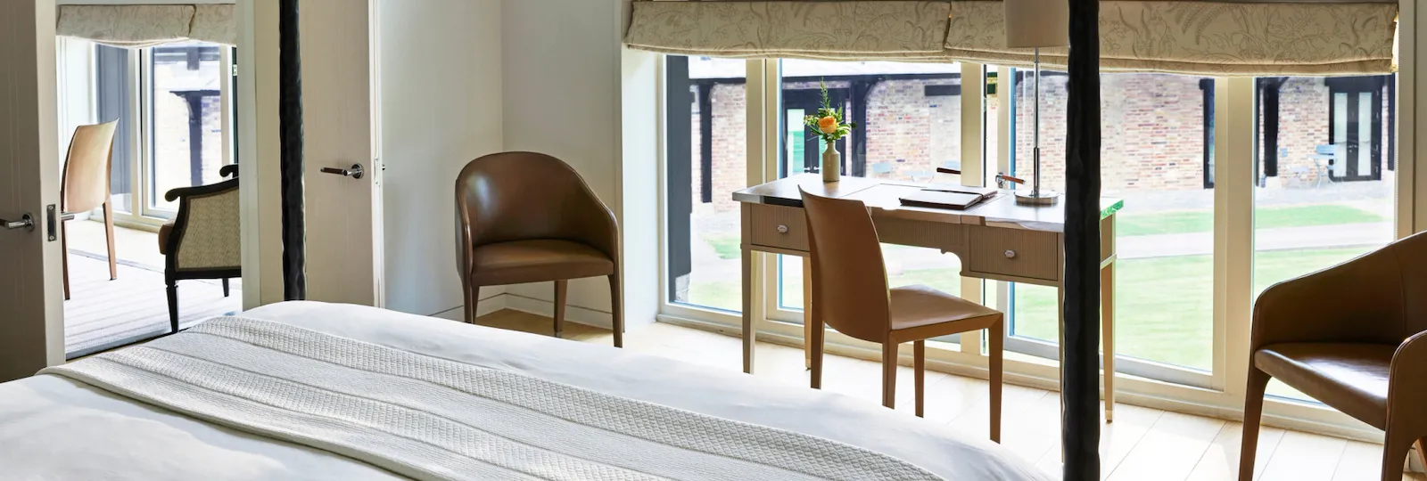 Coworth Park-Stable Premium Suite-Fairway-bedroom-highres