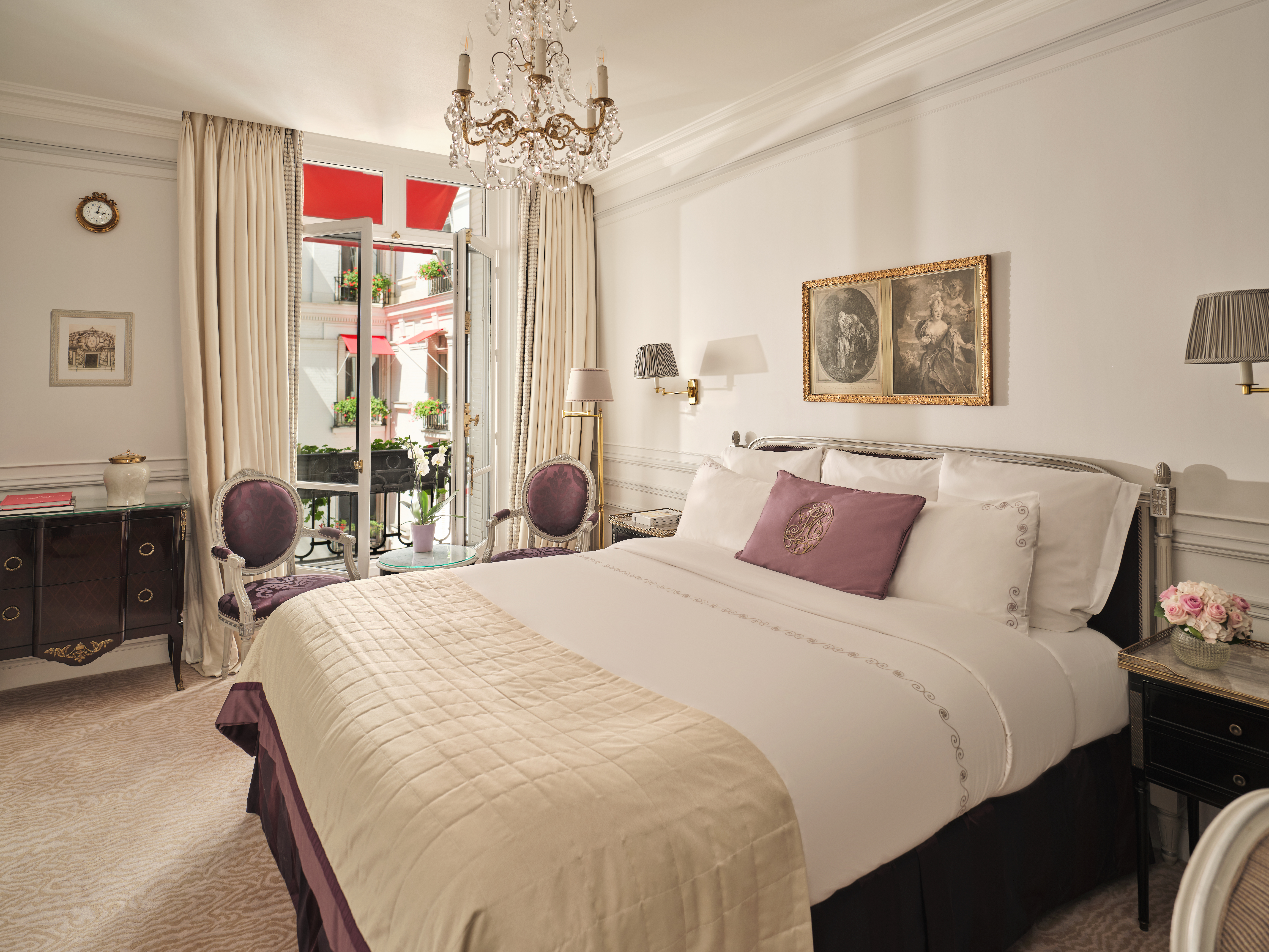 Visual of the Classic Single Room, classic style, Plaza Athénée