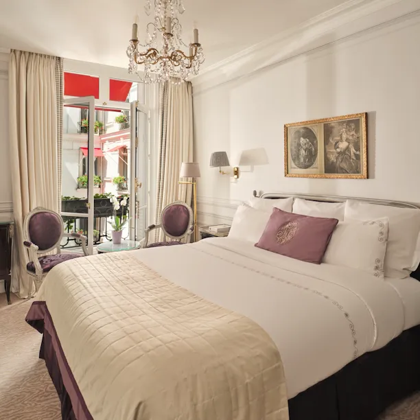 Visual of the Classic Single Room, classic style, Plaza Athénée