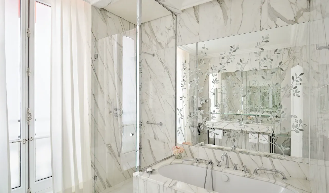 This is the bathroom of the Superior Suite #218 at the Plaza Athénée.
