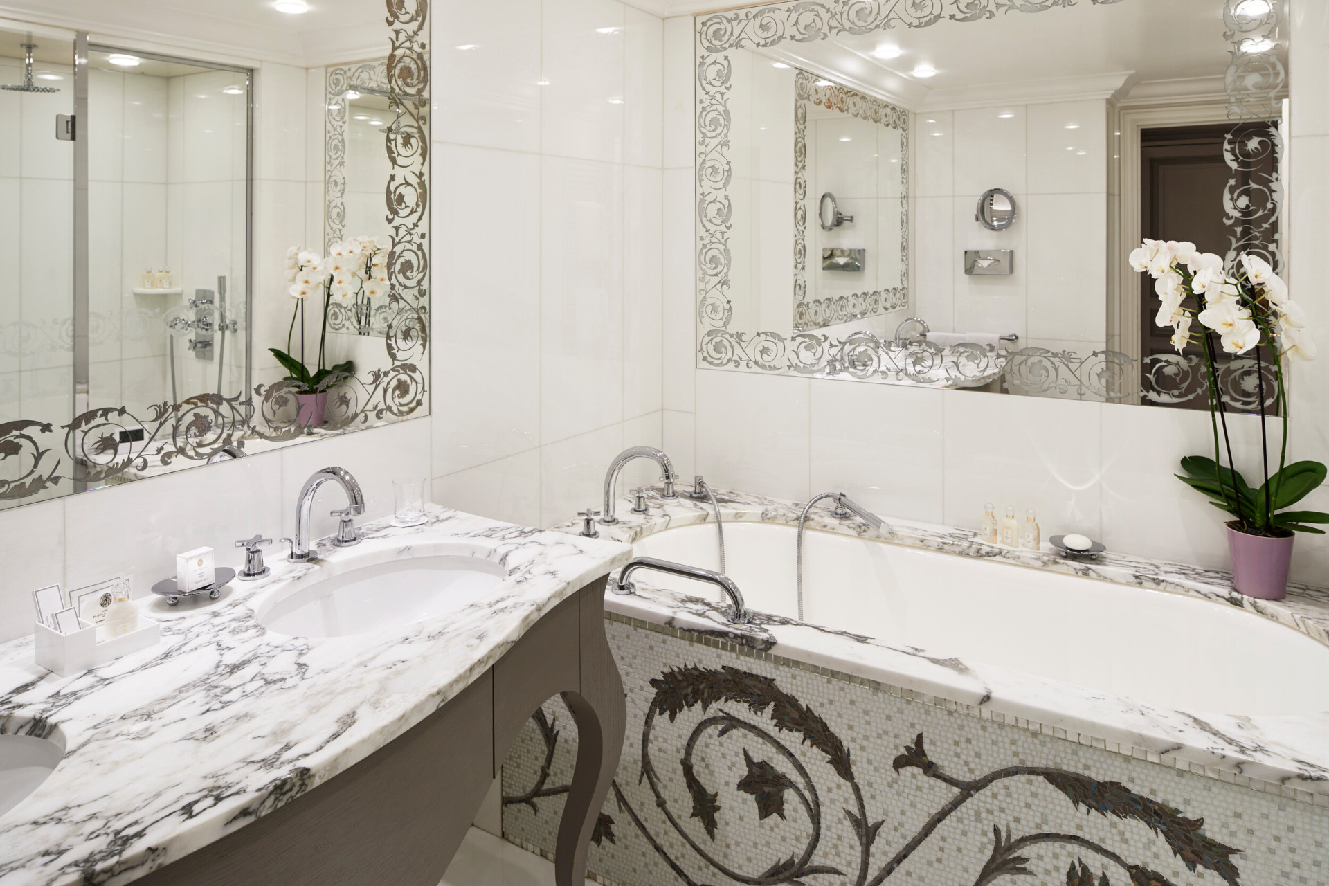 Superior Room at the Hotel Plaza Athénée