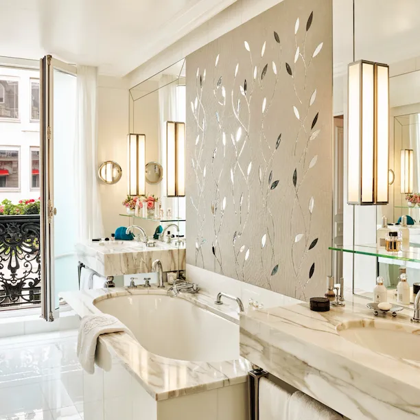 HPA-461-Eiffel-Suite-Bath-P-HR-by-mark-read