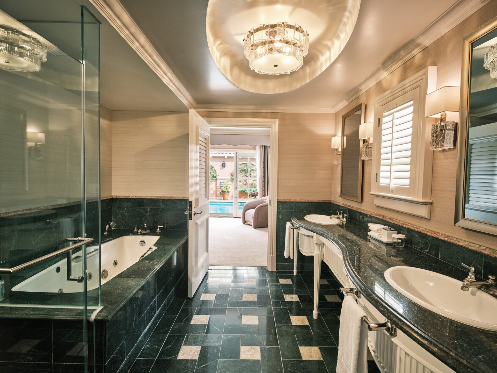 master bedroom bathroom 