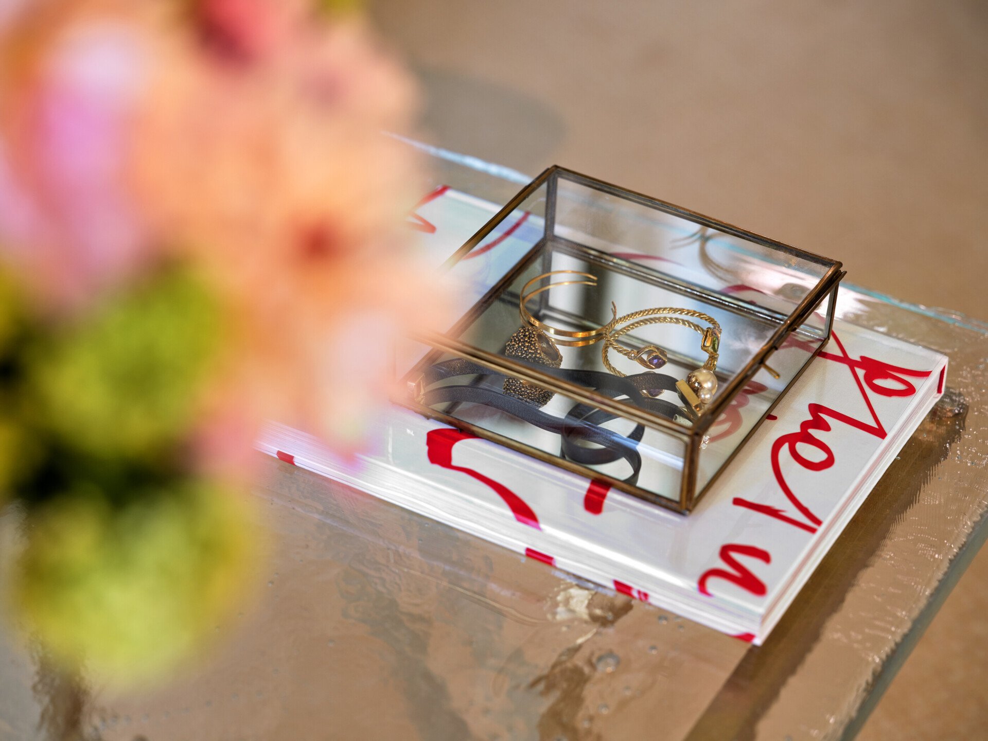Suite desk detail with flowers