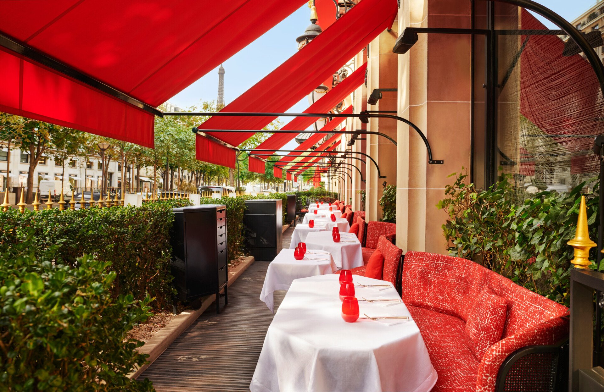 La Terrasse Montaigne outdoor restaurant landscape photography