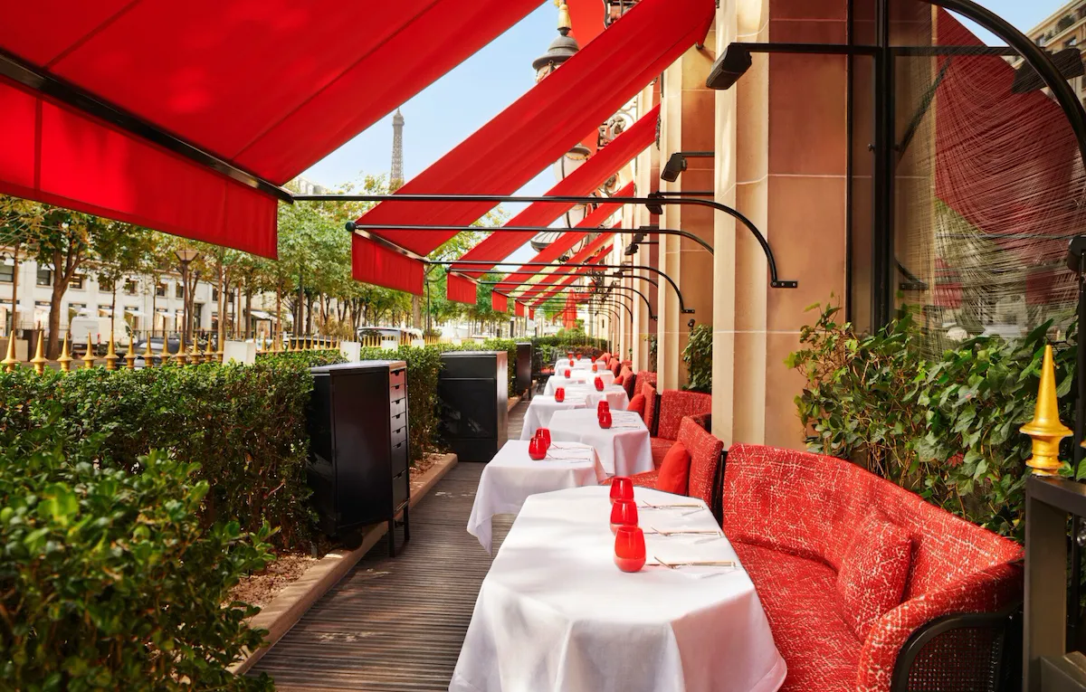 La Terrasse Montaigne outdoor restaurant landscape photography