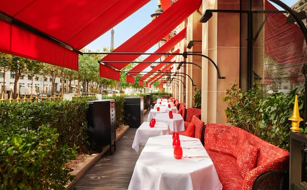La Terrasse Montaigne outdoor restaurant landscape photography