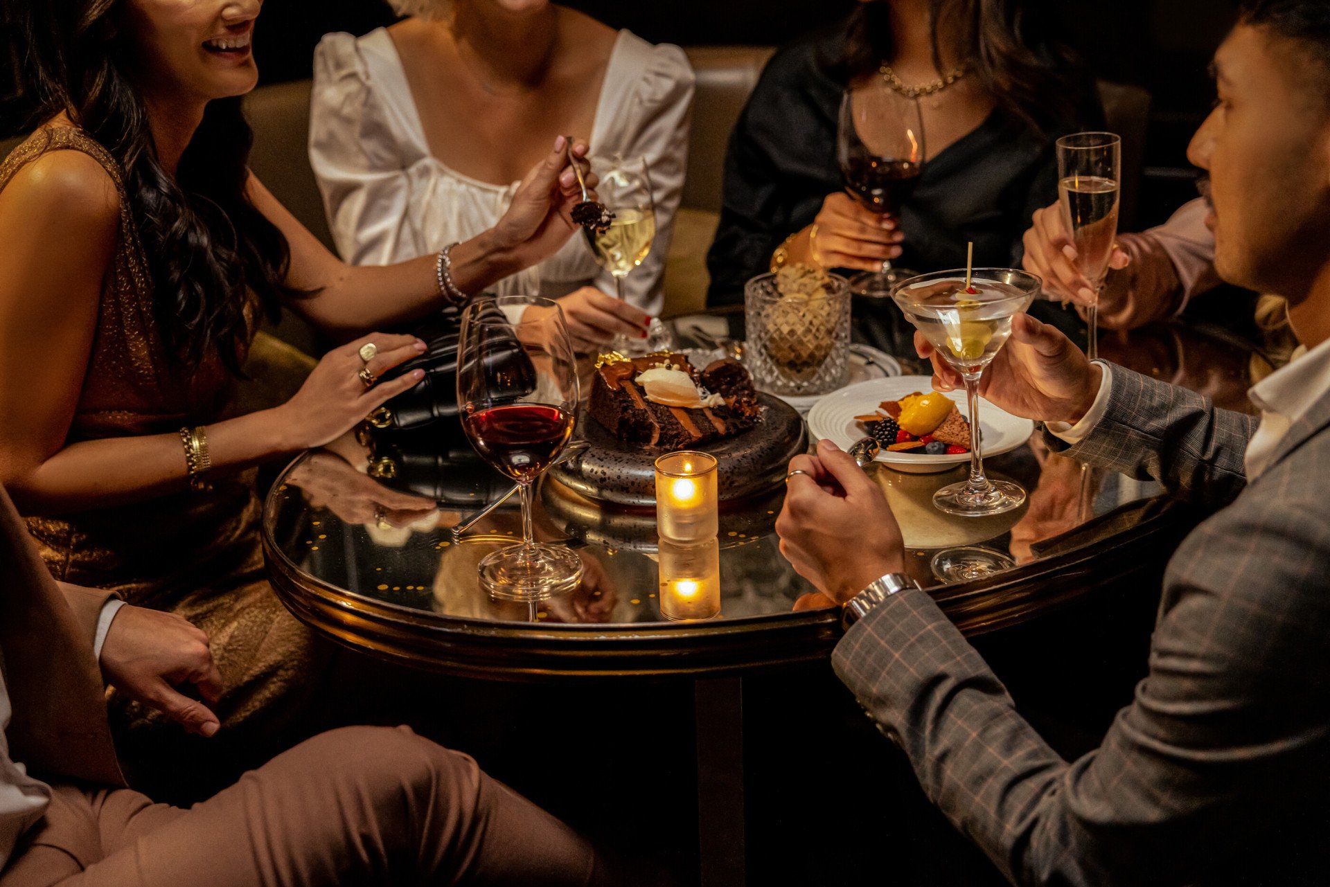 Dining in the Bar & Lounge at Hotel Bel-Air, Los Angeles 