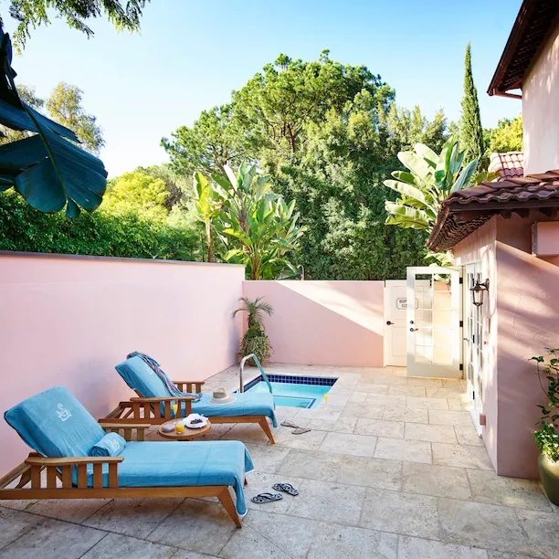 HBA_PATIO_SUITE_patio-chairs-prop-square