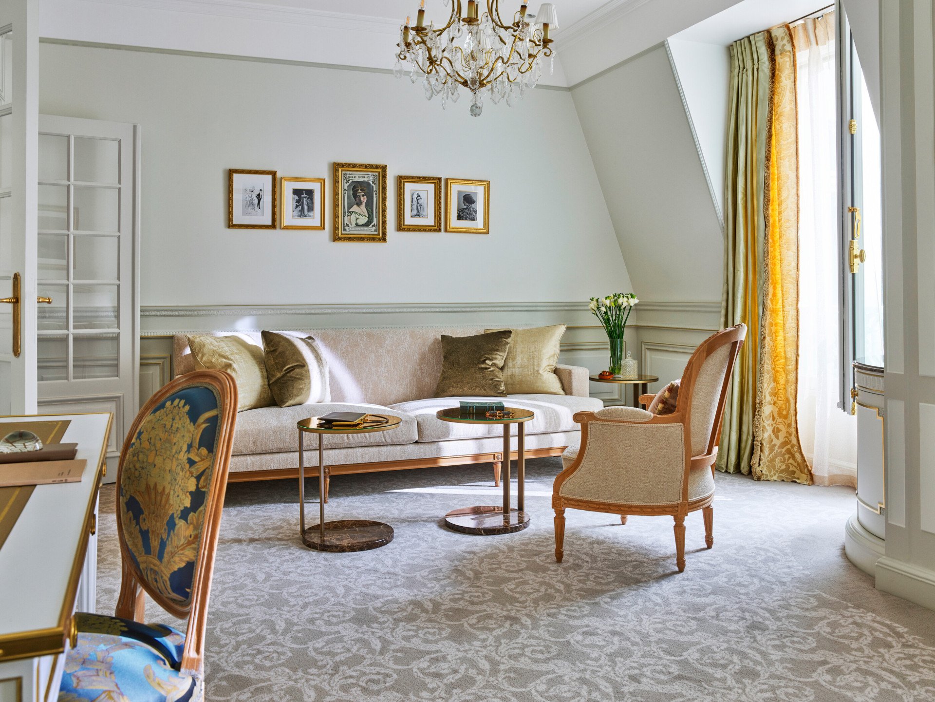 Junior suite living room at Le Meurice, Paris