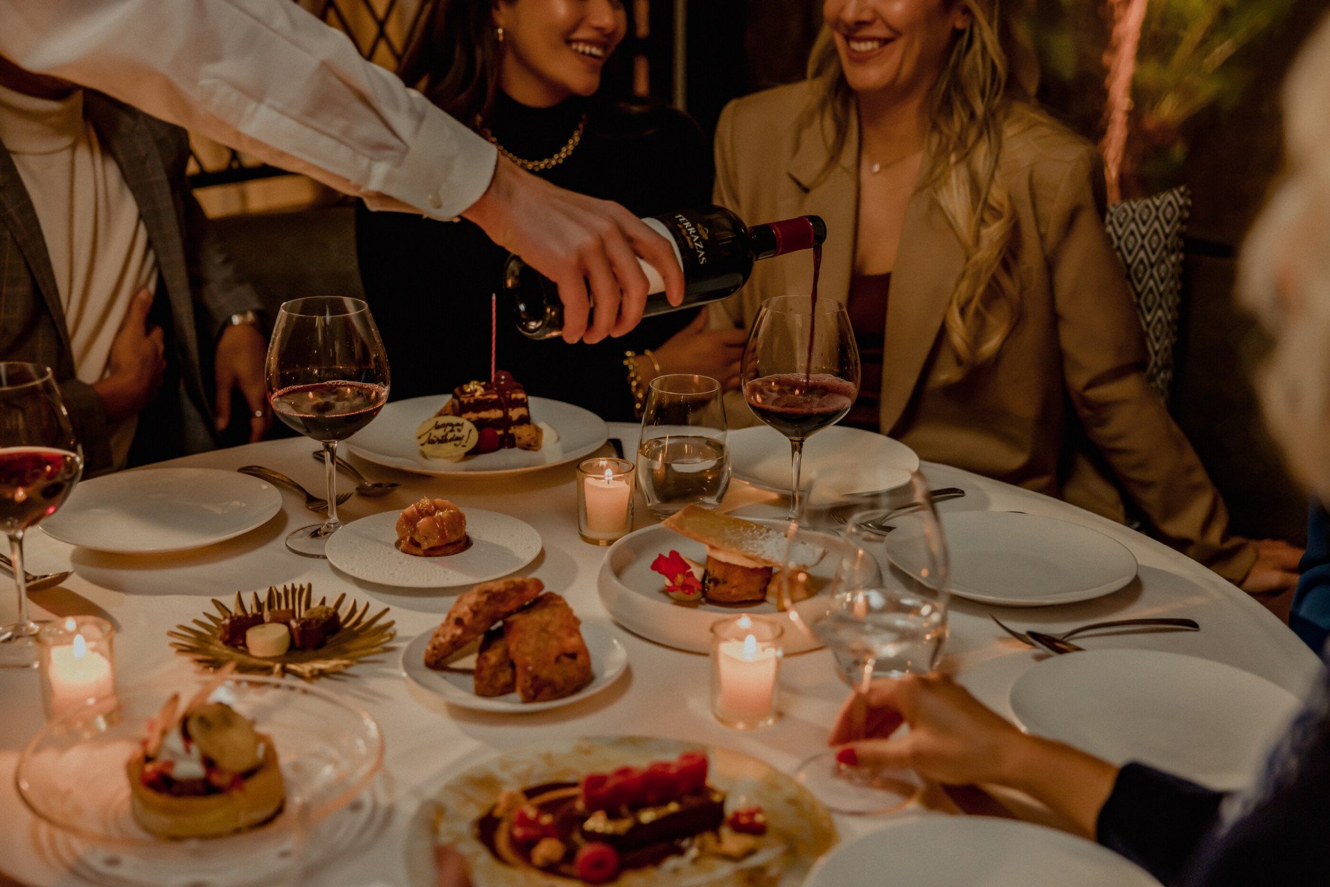Dining in alcove at The Restaurant at Hotel Bel-Air, Los Angeles