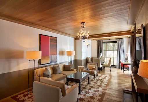 HBA_GRAND_SUITE_390_047_v2_RGB_HR