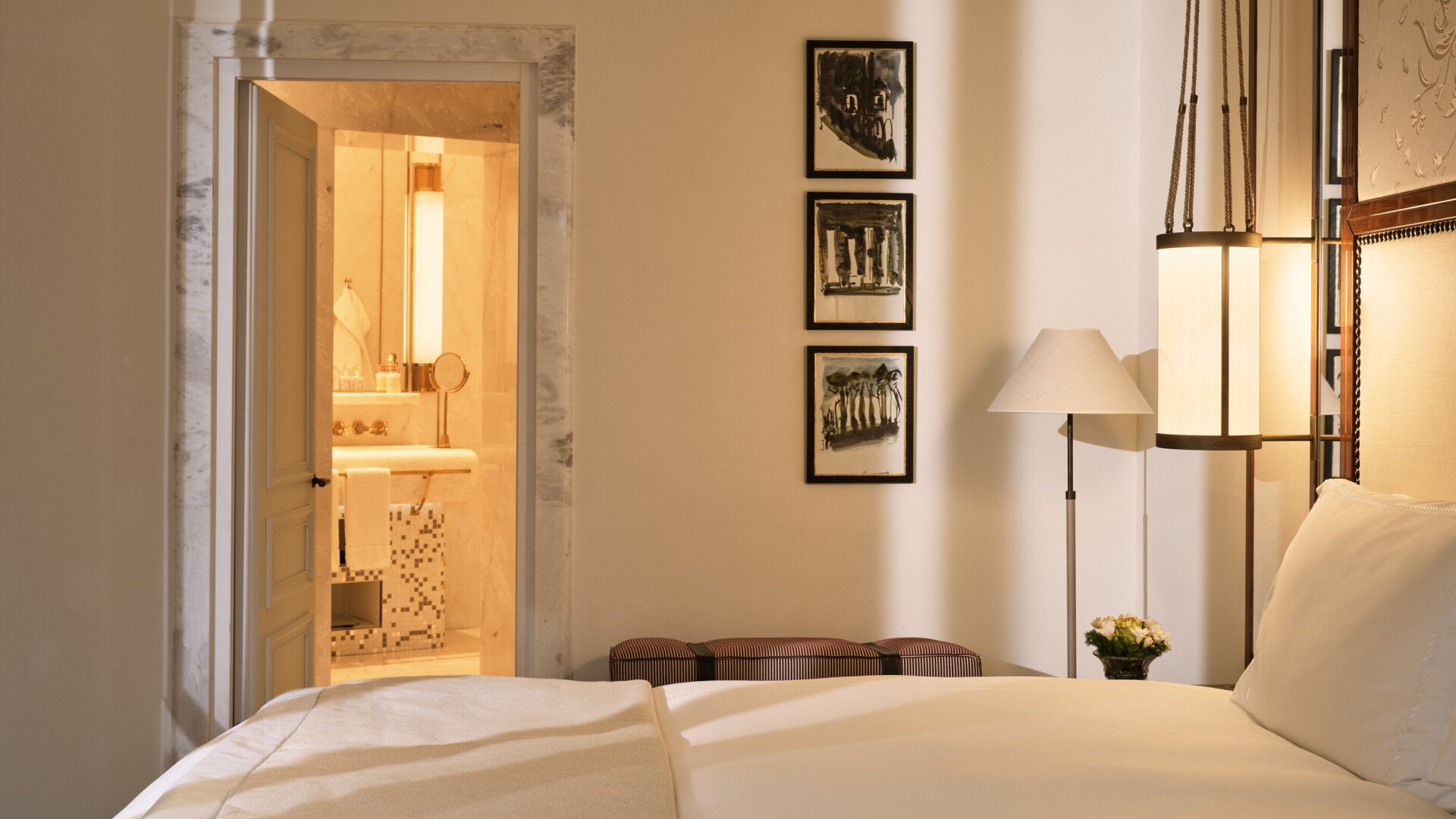 Eden Suite bedroom with bathroom 