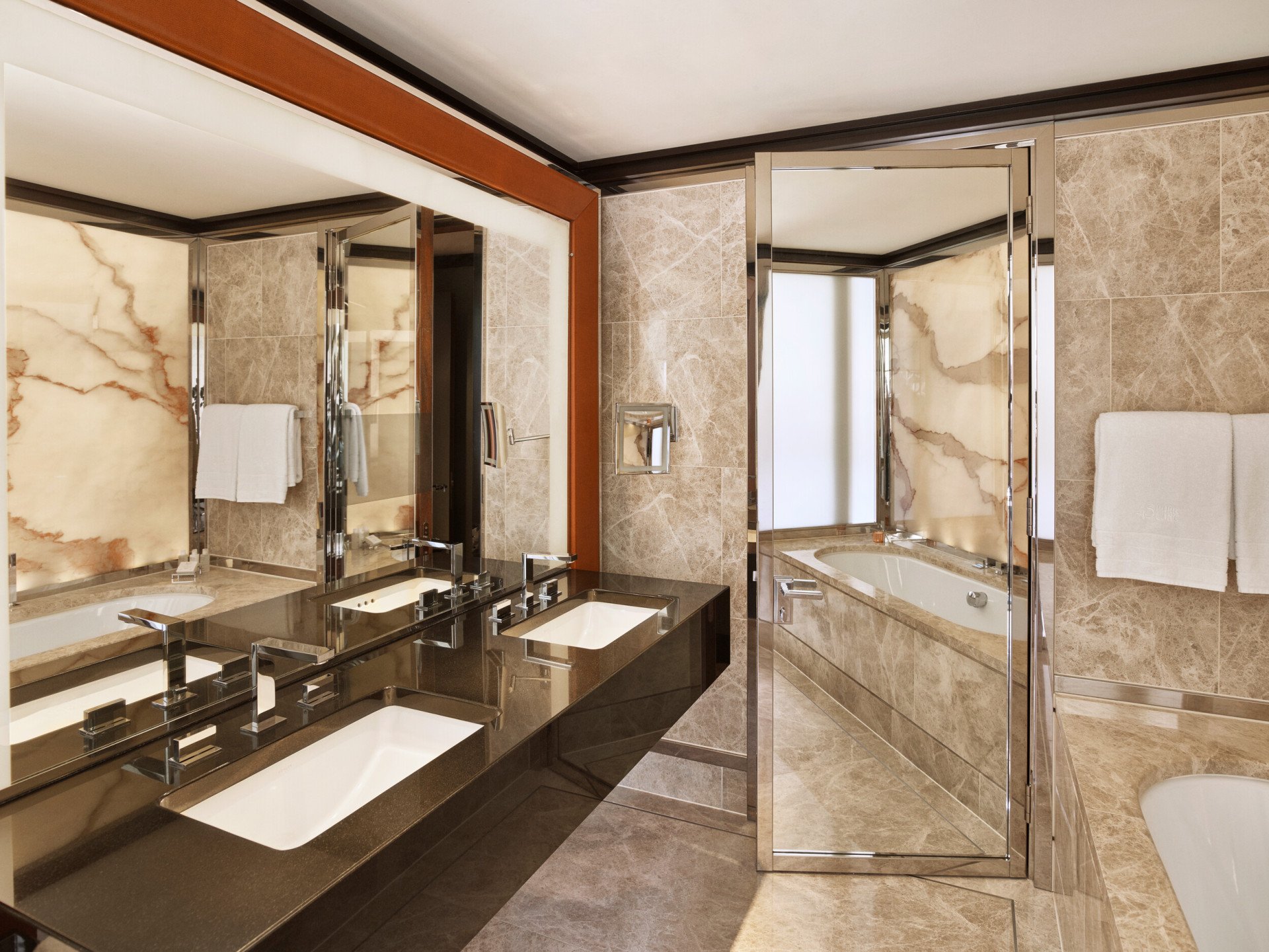 Park Lane Suite-Bathroom