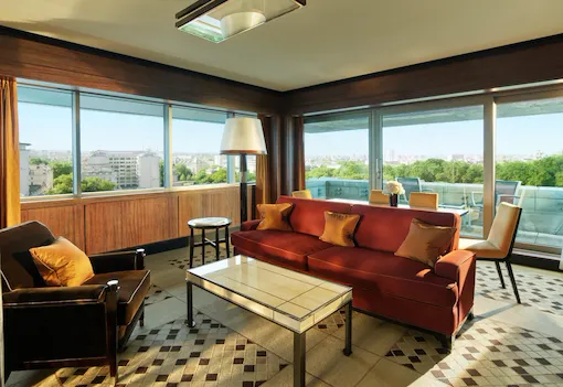 45 Park Lane-London Balcony Suite-Living room-4585-highres