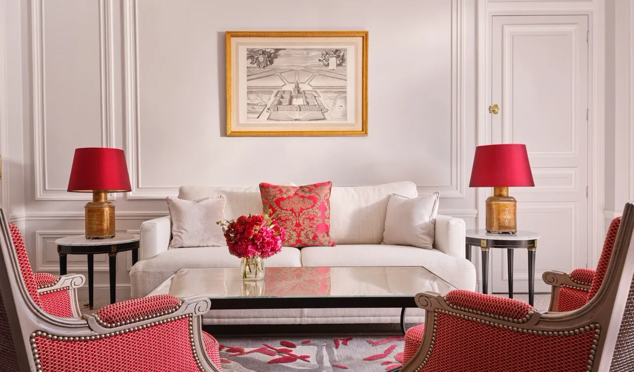 602 Deluxe Suite avenue montaigne view balcony HPA