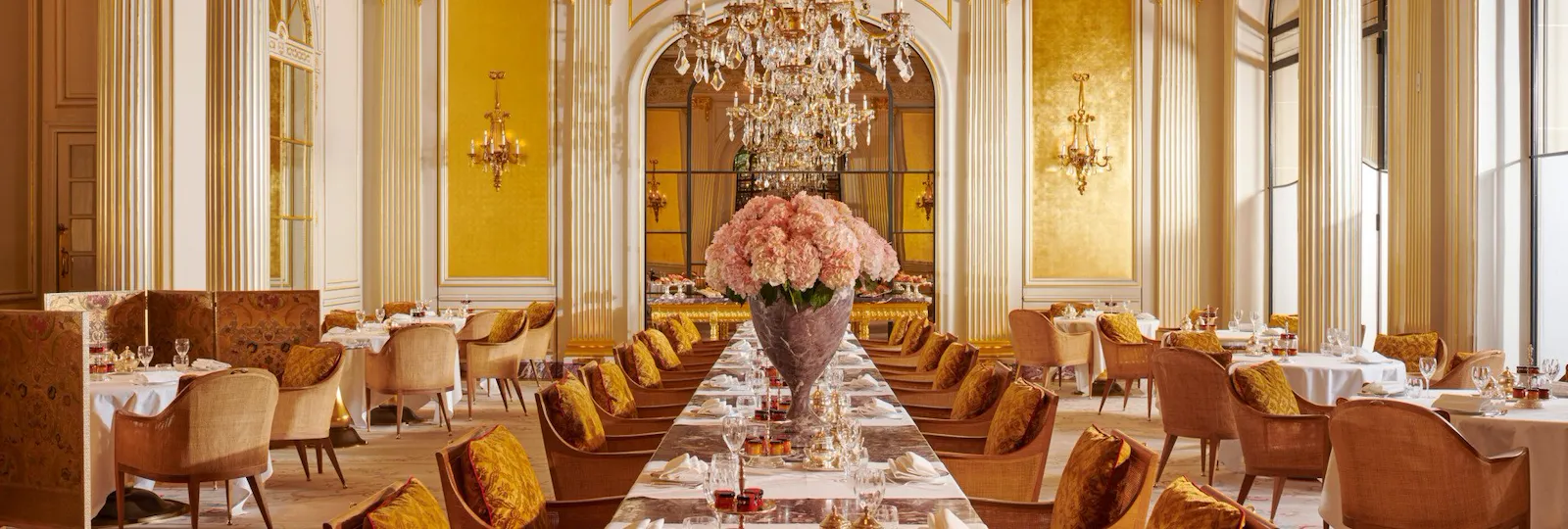Images of the table at the Jean Imbert au Plaza Athénée