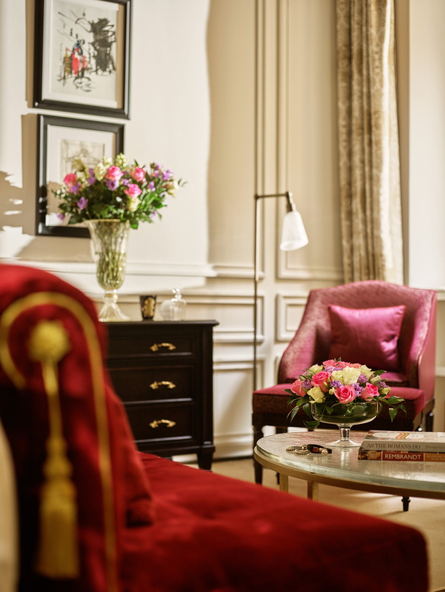 Details of Junior suite living room 