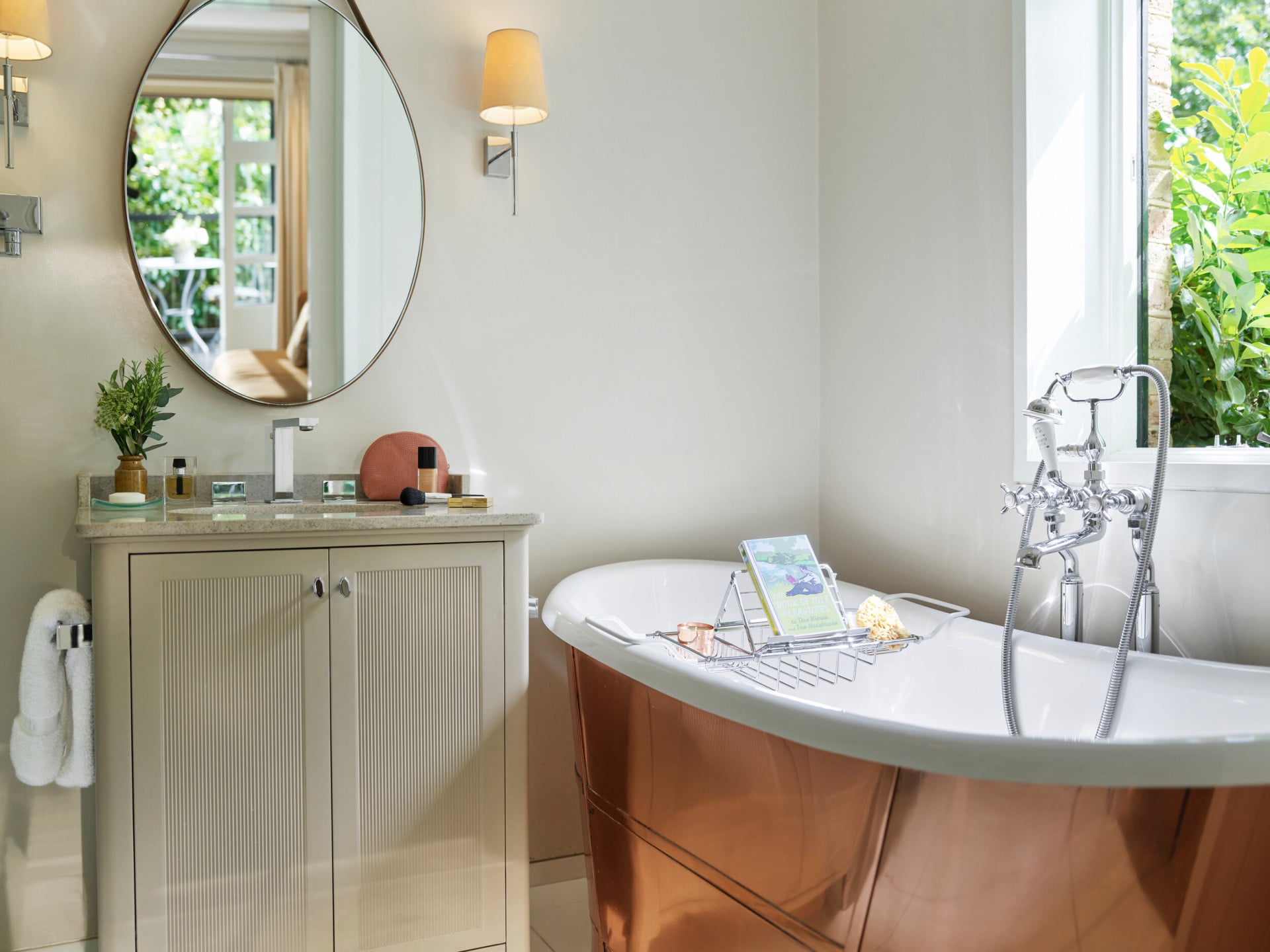 Coworth Park-Stable Junior suite bathroom